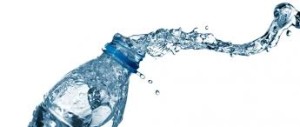 Water drinken helpt je afvalstoffen kwijt te raken.